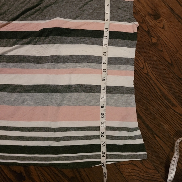 Sleeveless stripe top, with bows. - Picture 6 of 6